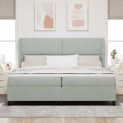 Boxspringbett mit Matratze Hellgrau 200 x 200 cm Samt