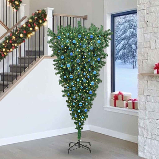 Umgedrehter künstlicher vorbeleuchteter Weihnachtsbaum mit Kugelset